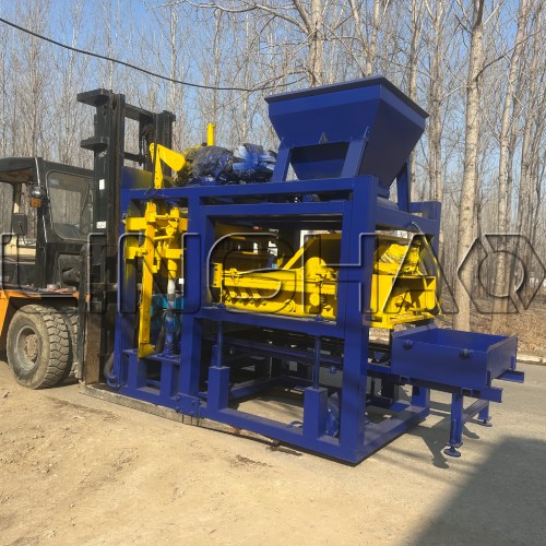 Close-up of PLC control system and human-machine interface on QT4-25—enabling fully automated operation